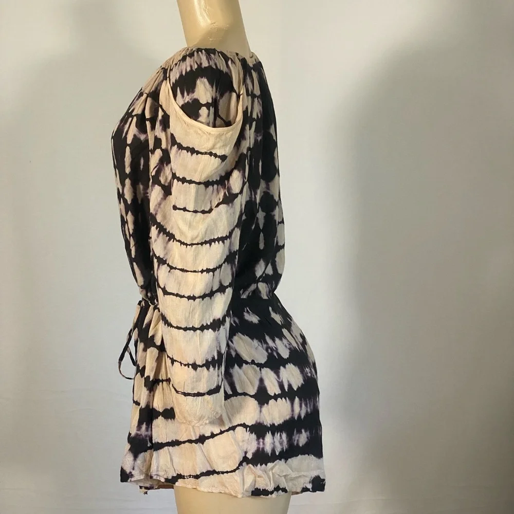 Elan Black and Cream Smocked 3/4 Sleeve Blouse - Picture 2 of 7